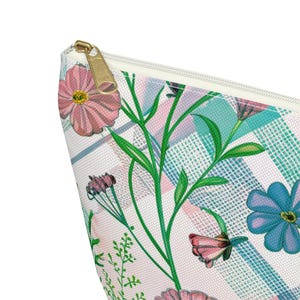 Patchwork Quilt Pattern Design, Accessory Pouch with T-bottom, Makeup Bag, Pencil Bag, Travel Accessory Bag, Bridal Party Gift image 4