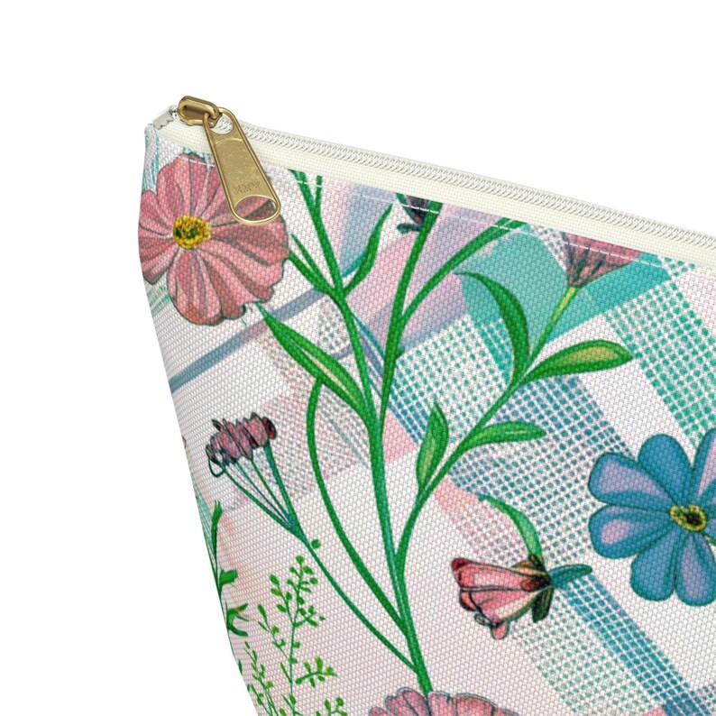 Patchwork Quilt Pattern Design, Accessory Pouch with T-bottom, Makeup Bag, Pencil Bag, Travel Accessory Bag, Bridal Party Gift image 4