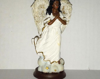 Graceful Angel in White with Arms Crossed 5.5"