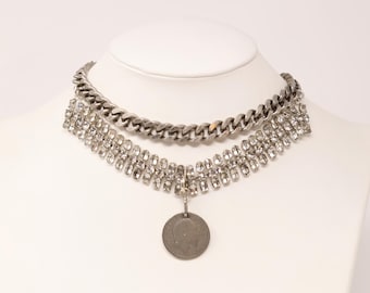 Geüpcycleerde ketting, herwerkte ketting, statementketting, choker-rockerketting, geüpcycleerde sieraden, hergebruikte sieraden, strassketting