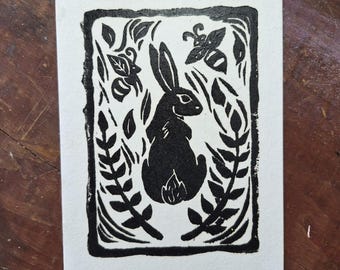 Spring Bunny Met de hand gesneden en getrokken linosnede, cottagecore, bosdier