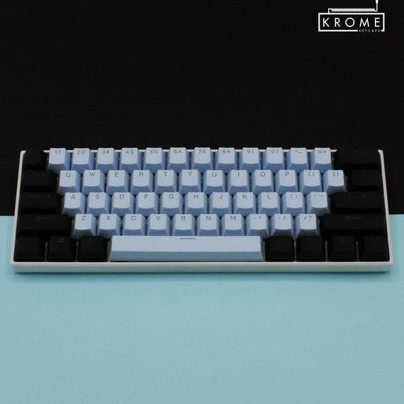 Teclados mecánicos azules retroiluminados