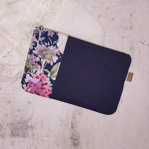 Bolsa feita à mão com zíper, bolsa grande de maquiagem cosmética, azul marinho e flores, tela de algodão, pronta para envio rápido