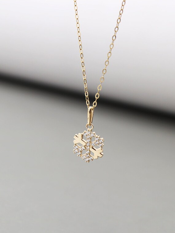 Stylish gold pendant deals
