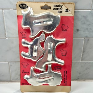 Vintage Cookie Cutter Set by Mirro Aluminum Company Camel Horse Rabbit Lion Original Packaging