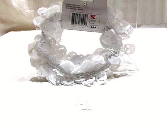 Halloween White Skulls Skeleton 25 ft Wired Garland