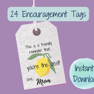 Può includere: Un set stampabile di 24 etichette di incoraggiamento con un'illustrazione di limone e il testo "Questo è un promemoria amichevole che... sei la gioia! con amore, Mamma". Le etichette sono progettate per il download istantaneo.