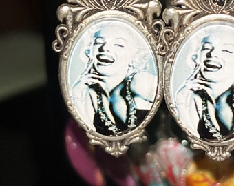 Marilyn Monroe earrings, vintage, cabochon.