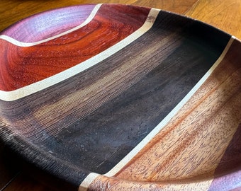 28 cm große Salatschüssel oder Servierplatte aus Wenge, Mahagoni, Purpurholz, Paudauk, Black Limba & Ahorn