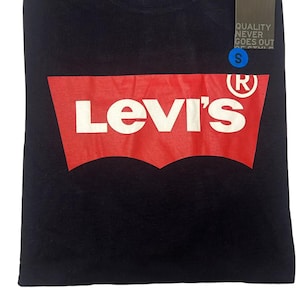 Camiseta vintage de manga larga Levi's para hombre con logo gráfico de ala de murciélago Camiseta clásica con cuello redondo y ajuste regular Navy
