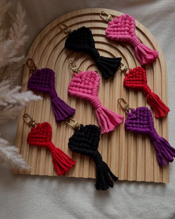バレンタインデー ハート マクラメ キーホルダー - Etsy 日本