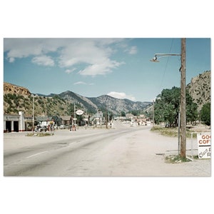 Wydruk fotograficzny z lat 50. Idaho Springs w Kolorado, stacja benzynowa i centrum serwisowe Carter, plakat ścienny w stylu vintage, wystrój domu z lat pięćdziesiątych, prezent z dziedzictwa