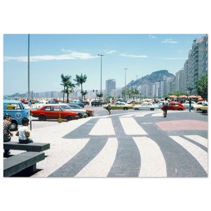 写真プリント 1970 年代 リオデジャネイロ、ブラジル、コパカバーナ ビーチと車 ヴィンテージ ウォール アート ホーム オフィス 装飾 ポスター 70 年代 ブラジル ライフ ギフト