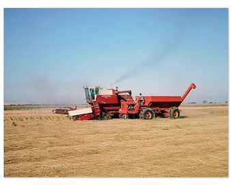 Photo Print 1970s International Harvester 915 Combine Harvesting Wheat, Vintage American Farm Tractor Grain Harvest, Wall Art Decor Poster