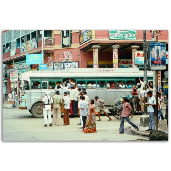 Photo Print 1970s Calcutta Street with a Passenger Bus from Kolkata Photograph India Vintage Wall Art Decor Poster Seventies West Bengal