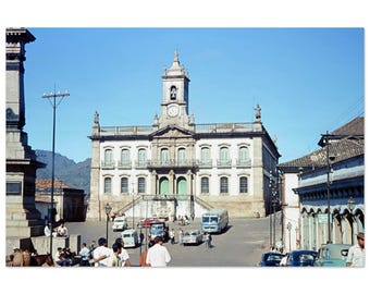 Photo Print 1960s Ouro Preto Brazil – Praça Tiradentes, Museu da Inconfidência, Vintage Sixties Cars & Street Scene, Wall Art Decor Poster