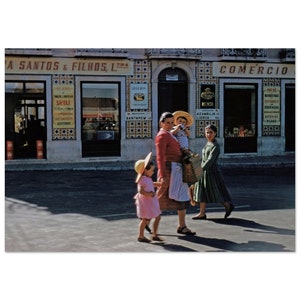 Fotodruck 1950er Jahre Portugal Straße, Frau und zwei Kinder, Santarem Azambuja Lisboa Vintage Wandkunst Home Office Dekor Poster Kulturerbe Geschenkidee
