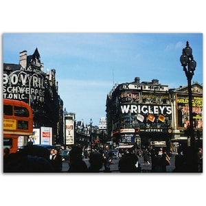 Impresión fotográfica de los años 50, Londres, Piccadilly Circus, Inglaterra, Wrigleys, Bovril, Votrix Vermouth, póster de arte de pared, decoración para el hogar y la oficina en los años 50, idea de regalo