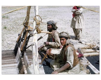 Photo Print 1960s Afghani Weavers Working Outdoors, Kandahar, Afghanistan, Vintage Wall Art Poster Home Decor Sixties Heritage Artisan Gift