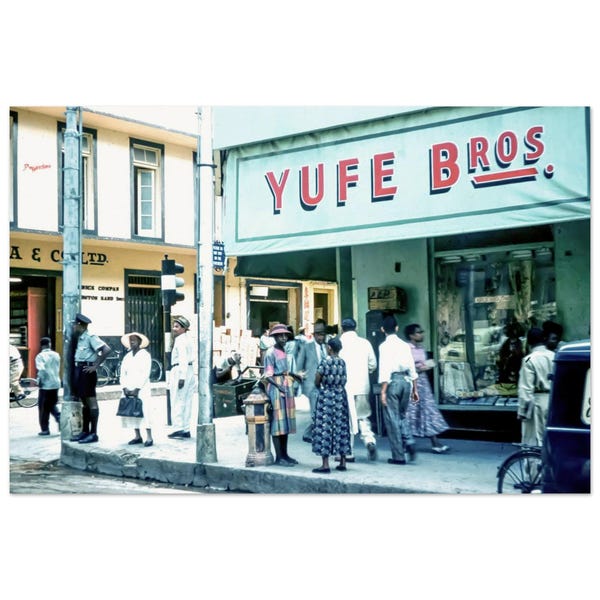 Wydruk fotograficzny z lat 50. XX wieku, Trinidad, ulica Frederick, Port-of-Spain, Yufe Bros. Sztuka ścienna, biuro domowe, zabytkowe samochody, dziedzictwo, plakat z lat 50., prezent