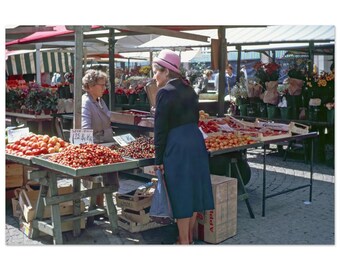 Photo Print 1960s Stockholm Sweden Hötorget Market, Fruit and Vegetable Stalls, Vintage Street Scene Sixties Scandinavian Life Decor Poster