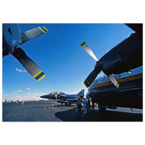 Photo Print 1970s Blue Angels U.S. Navy Douglas A-4F Skyhawk II C-130 Hercules, Dekoration Dekoration Geschenk, Fluggeschwader