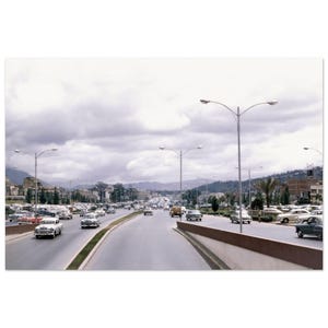 1950年代のベネズエラ、カラカス、アベニダ・リベルタドールの写真プリント、壁アート、ホームオフィスの装飾、50年代のヘリテージギフトポスター