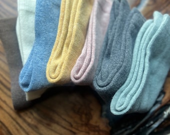 Calcetines de mujer, de lana de yak fina, ultrasuaves, cálidos, fabricados en EE. UU., transpirables, de lana de lujo, de caña media, multicolor, tallas 6-9.