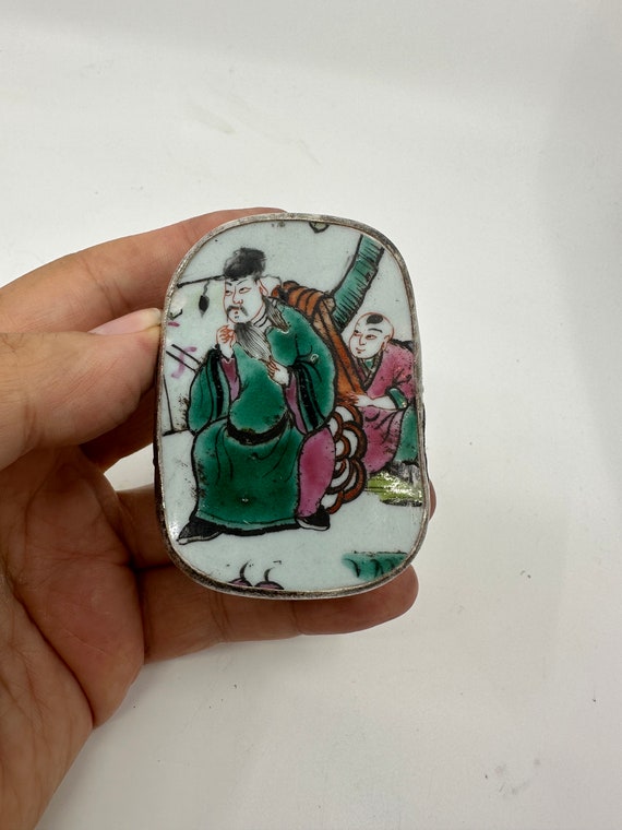 Vintage Trinket Box Hand Painted  Chinese Figure P
