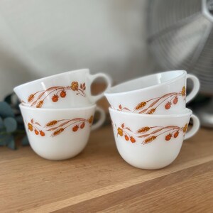 4 Vintage Pyrex milk glass Tea/coffee cups Autumn Harvest - Wheat and Berries