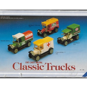 Die Cast Metal Classic Trucks Set of 4 trucks #501-504 New