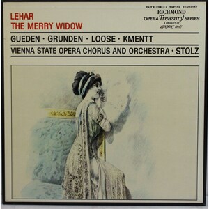 Peut inclure: Pochette de disque vinyle vintage pour "La Veuve Joyeuse" de Leh&aacute;r. La couverture pr&eacute;sente une femme en robe d'&eacute;poque, avec le titre, les interpr&egrave;tes et "Richmond Opera Treasury Series."