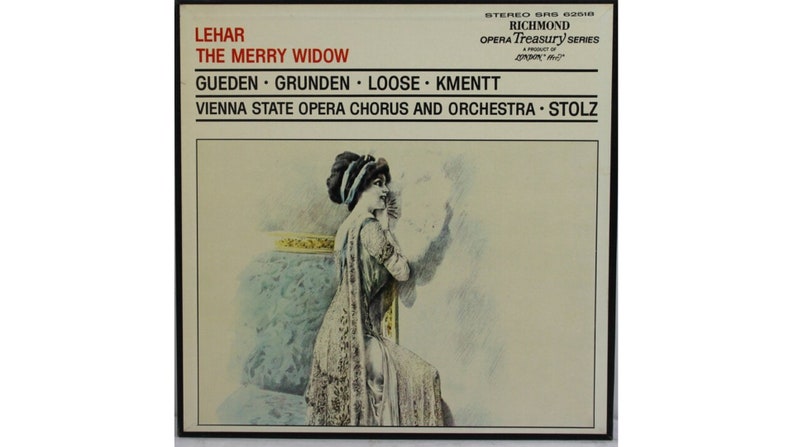 Peut inclure: Pochette de disque vinyle vintage pour "La Veuve Joyeuse" de Leh&aacute;r. La couverture pr&eacute;sente une femme en robe d'&eacute;poque, avec le titre, les interpr&egrave;tes et "Richmond Opera Treasury Series."