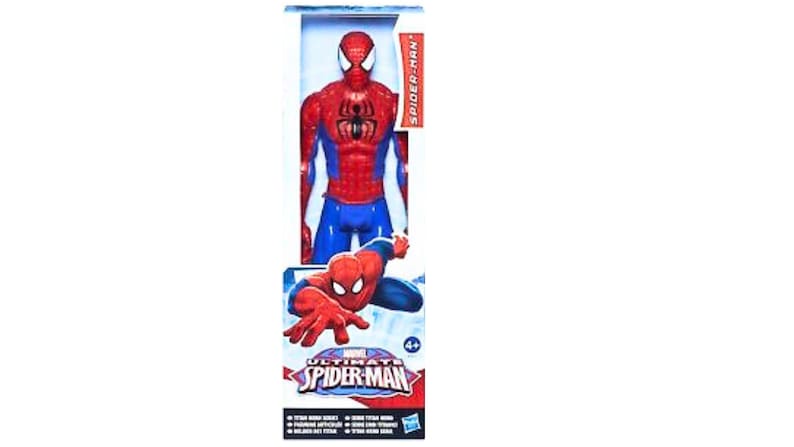 以下が含まれることがあります： 胸にクモの巣のデザインが施された赤と青のスパイダーマンのアクションフィギュア。フィギュアは白い背景に立っており、箱には「Ultimate Spider-Man」の文字が印刷されています。