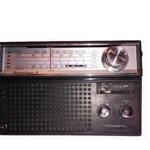 Vintage REALISTIC Portavision-5 Model 12-765A Radio, LL40312
