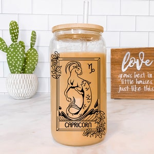 Carte de tarot Le Capricorne en verre transparent avec couvercle en bambou / Verre à bière Zodiac / Tasse à café Capricorne / Carte de tarot cadeau