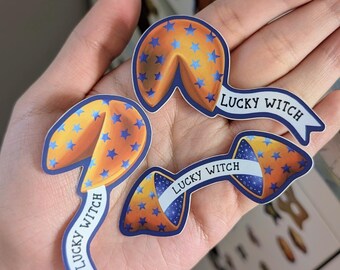 Biscoito da sorte da bruxa sortuda | Adesivos foscos de 7,6 cm