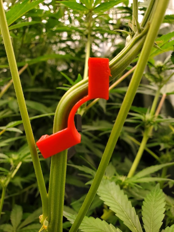 90-Degree Reusable LST Clips Low Stress Training Plant Bender Hanging Feature In