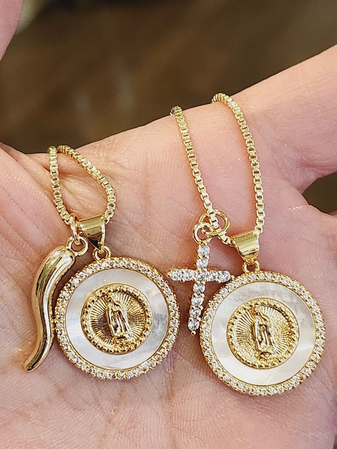 Porte bonheur italien numéro 13 en or massif 18 carats