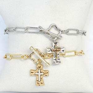 Hammered Cross Charm Two Tone Toggle Clasp Bracelet, Paperclip Chain Christian Faith Amulet Jewelry
