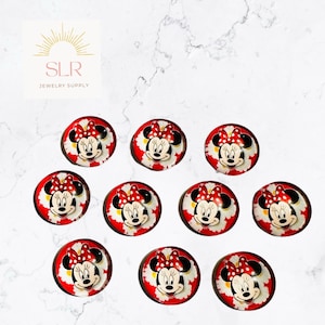 Souris fille 12 mm avec oreilles et noeud à pois rouge sur fond blanc Cabochons ronds en verre, bijoux à bricoler soi-même, lot de 10