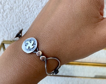 Pulsera de plata de ley con dije de molino de viento: brazalete ajustable hecho a mano, joyería de estilo bohemio.