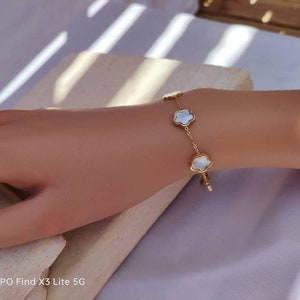 Bracelet femme maille doré et perles fines blanches - chance trèfle blanc - acier  inoxydable - Zandra - Zandra - Nimes