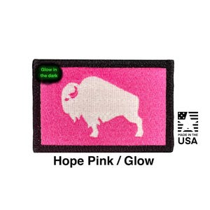ピンクのアメリカンバイソンタクティカルパッチ、暗闇で光る士気バッジ、米国製