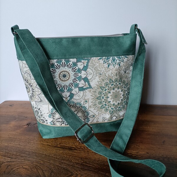 Sac bandoulière vert tendre et tissu imprimé Mandalas