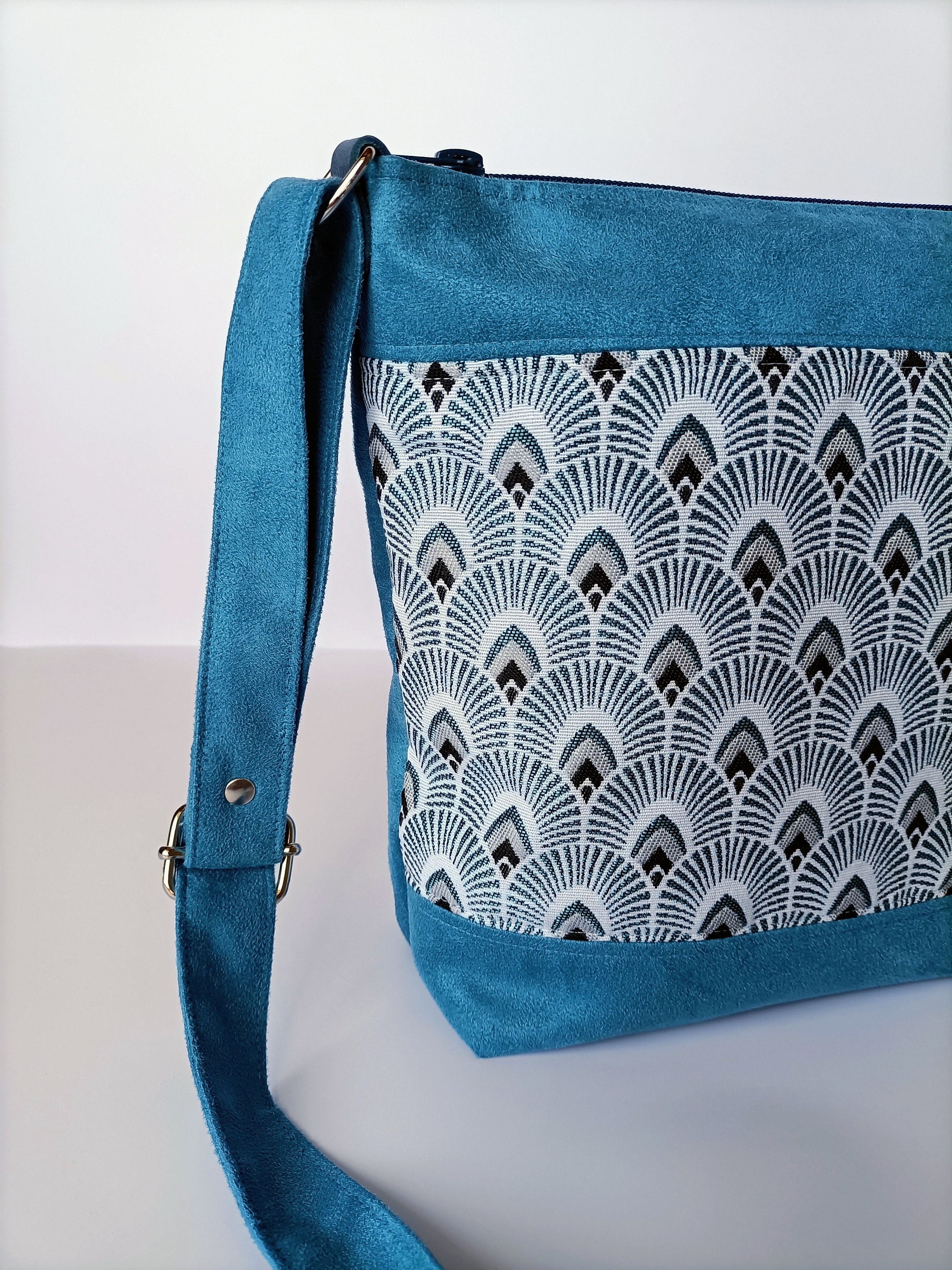 Sac bandouli?�re en tissu su?�dine et jacquard H 26 L 32 P 8 - Etsy France