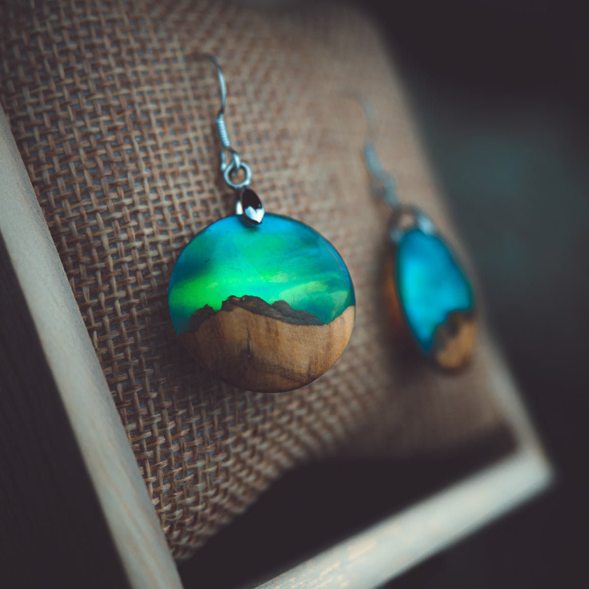 Epoxy Resin Jewelry Gifts - Our Virginia Home