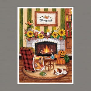 Peut inclure: Une illustration verticale d'une pièce chaleureuse avec une cheminée, un fauteuil à carreaux rouges et noirs avec une courtepointe en patchwork, une petite table en bois avec une part de tarte, un chien endormi et une enseigne Pumpkins Season.
