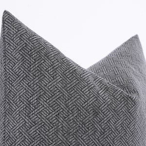 Grijze kussensloop met visgraatmotief, grijs zwart getextureerde Euro-decor, grijs geometrisch decor kussenhoes, grijs decoratief sierkussen, aangepast formaat