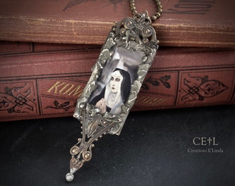 Handmade Gothic Soldered Glass Pendant Necklace, Silver Alloy Solder Picture Pendant, Praying Nun, Hand-Oxidized Brass, Ball Chain Pendant